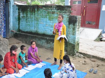 Kavita Jaiswal takes mohalla classes