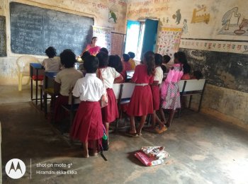 Children attend Mohalla Classes within school premises in Gumla district