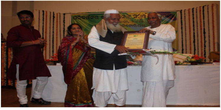 Oxfam India honours 19 ‘Agents of Change’ in Odisha