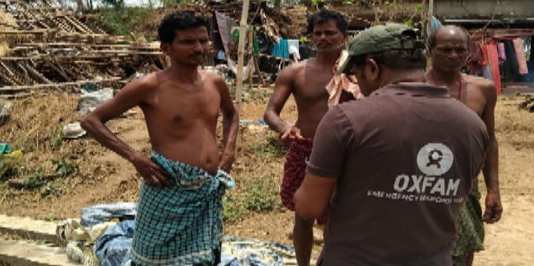 Oxfam responds in cyclone-hit Odisha with dry food and temporary shelter.