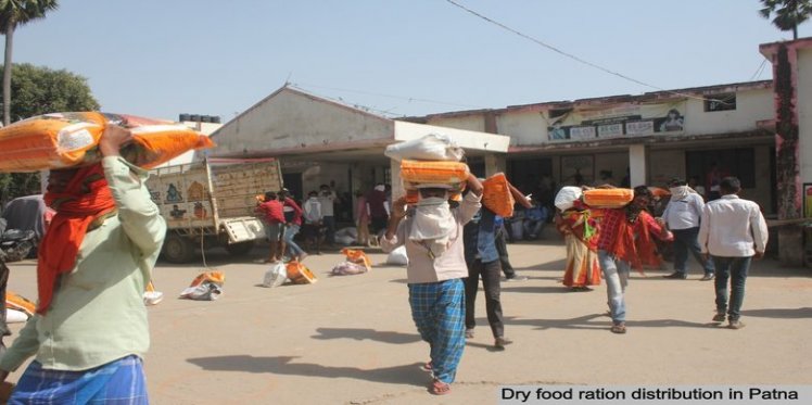 Distribution of dry ration kits in Patna, Bihar