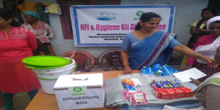 Distribution of hygiene kits to people affected by the Kerala floods