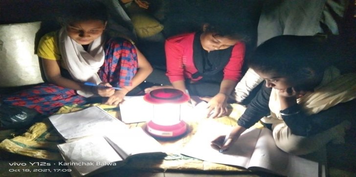 Solar Lamps Light Up Futures